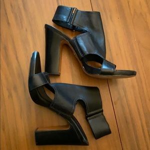 Pour La Victoire high heel sandal